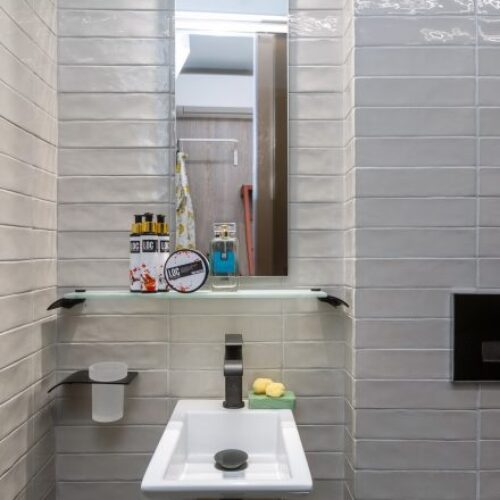 URBAN DEN 1st. RIGHT