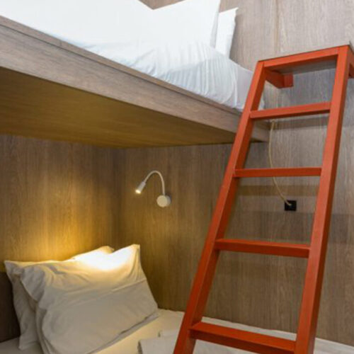 URBAN DEN 1st. RIGHT