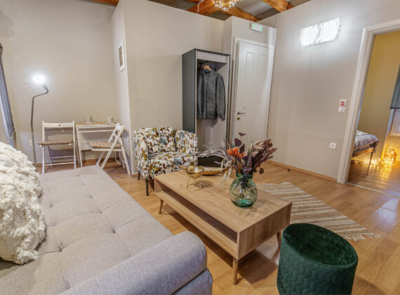 Venetian Well Apartment